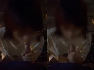 Cởi quần bắt nhân tình kính cận liếm cu